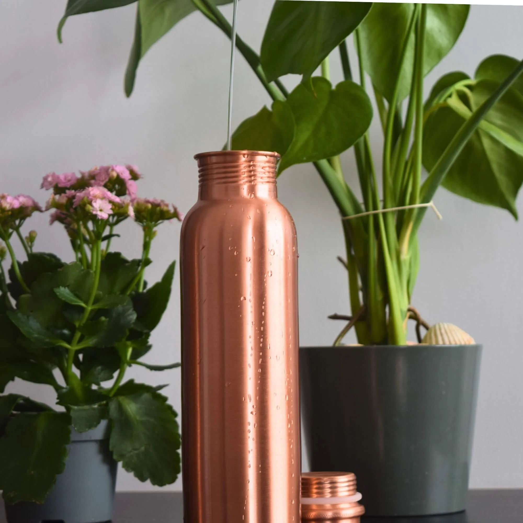 Plain Solid Copper Water Bottle 1L UK - Image 3