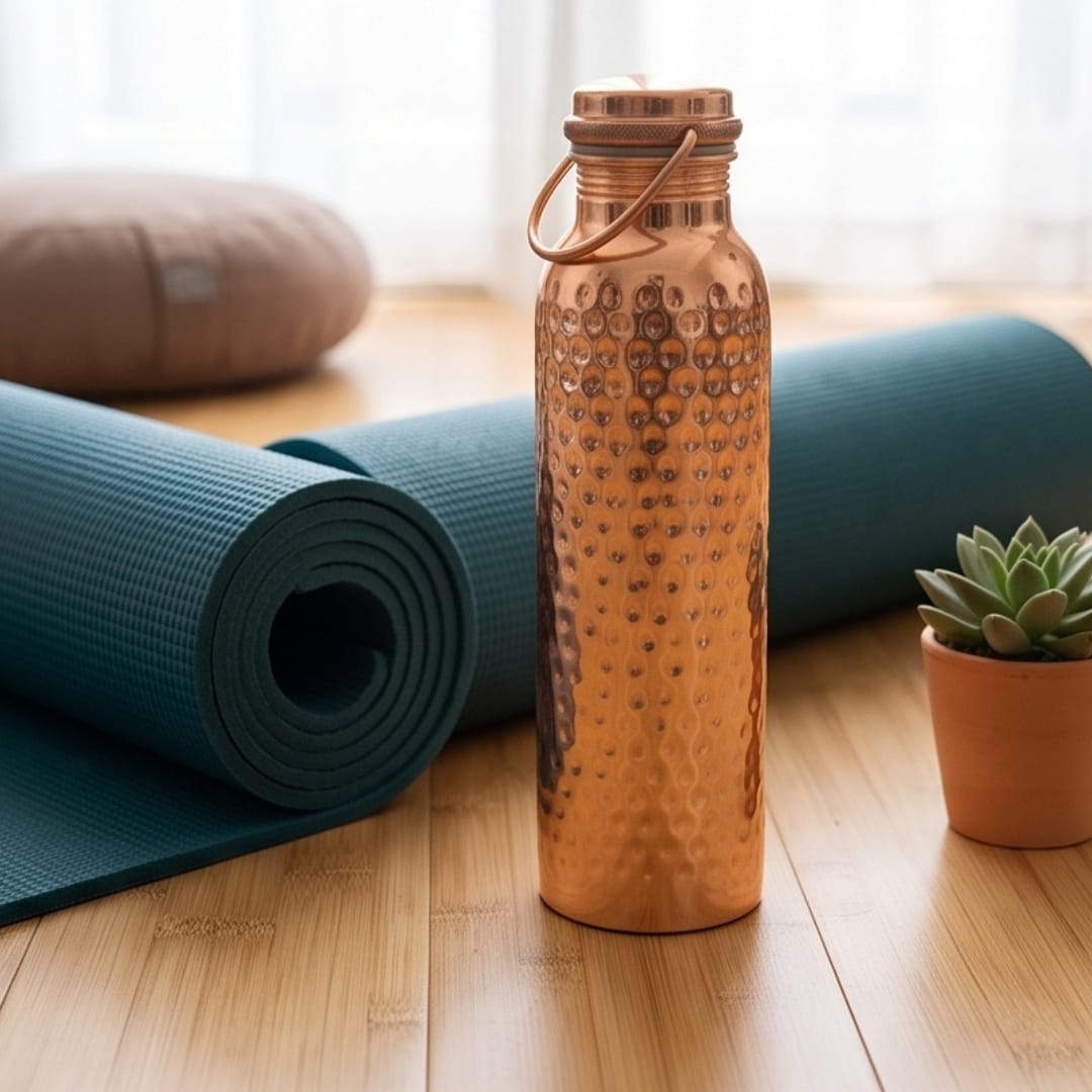 Hammered Copper Water Bottle 8 Hammered copper water bottle 1 litre — detail, AM Stores UK